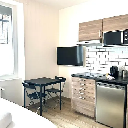 Apartment Le Felix 3, Studio Entierement Equipe Et Amenage Pour Accueillir Confortablement 2 Personnes, Tout Proche De La Gare De Sur L'avenue Felix Viallet *